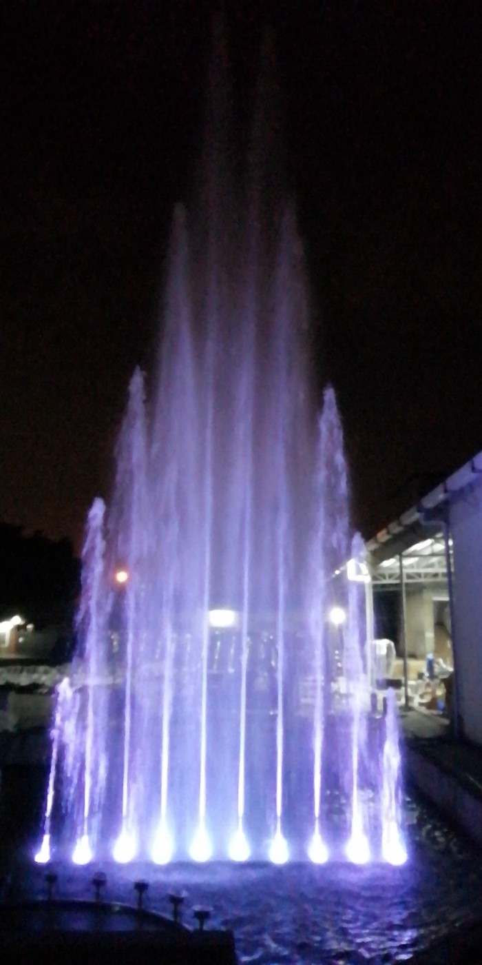 委内瑞拉7条直排喷泉 委内瑞拉7条直排喷泉